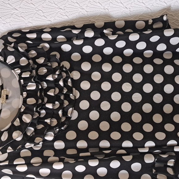 NUGGLES - Picture 2 of 4